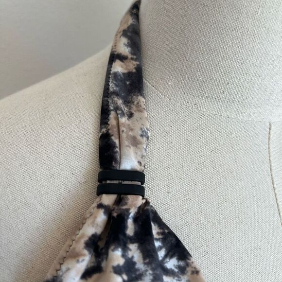 Bar III Women's Draped Monokini One-Piece Swimsuit Size Small - Picture 5 of 13